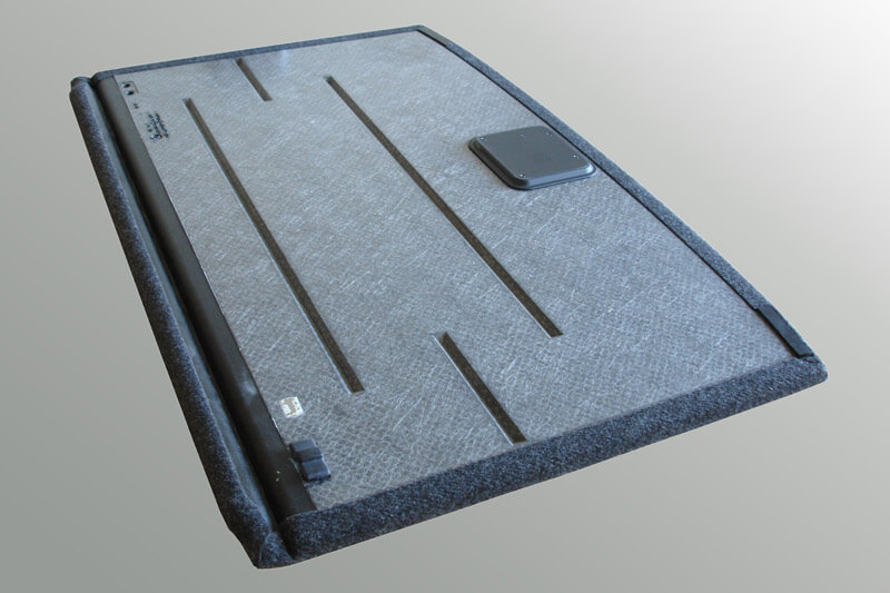 High-quality trunk load floor with minimized warpage and low weight High-quality trunk load floor with minimized warpage and low weight