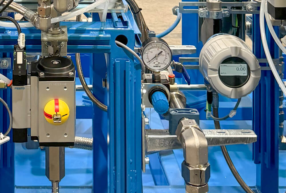 PANELMASTER STEEL: Static mixers and gas loading system