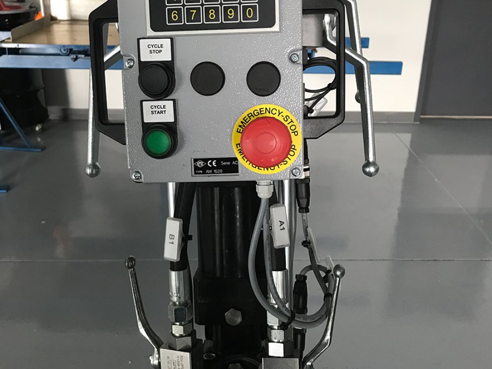 ECOPLUS 100 -  High pressure metering machine
