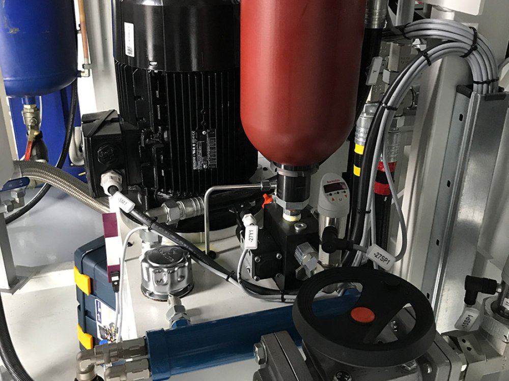 ECOPLUS 100 -  High pressure metering machine