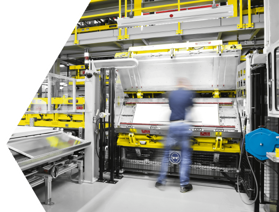 KTT - Producción automatizada de elementos aislados para puertas con diferentes tiempos de endurecimiento